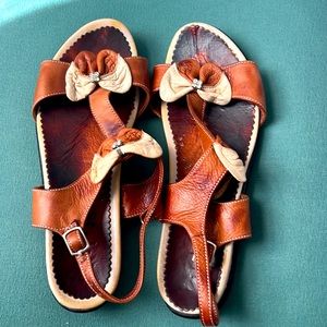 Women’s sandals